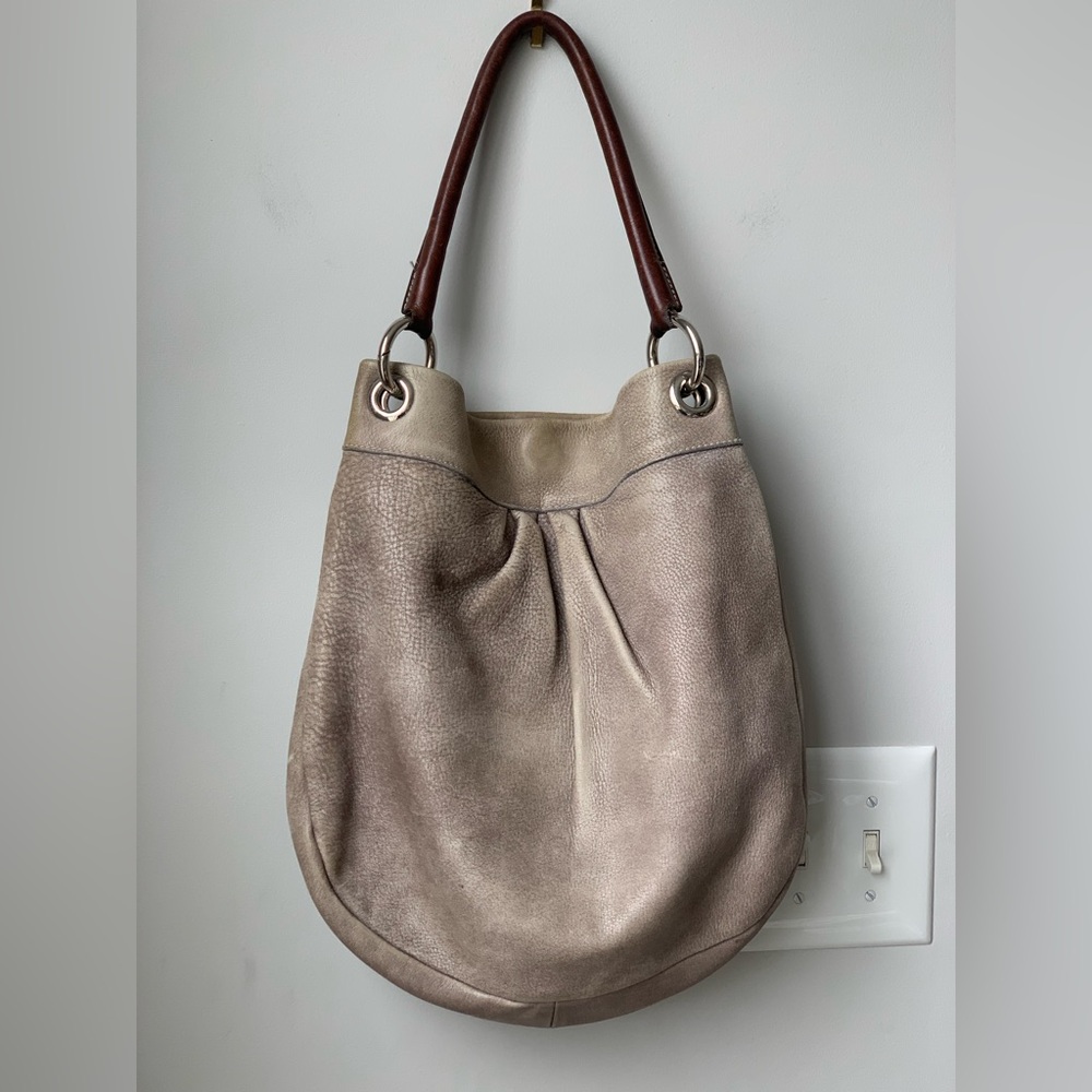 ROOTS Women’s Gray Beige Genuine Distressed Leather Crossbody Hobo Shoulder Bag - Picture 5 of 13